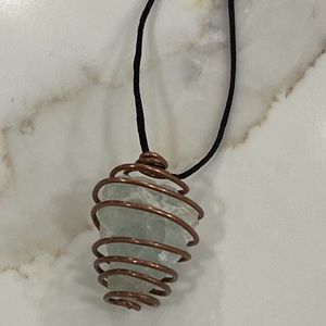 Fluorite necklace with copper